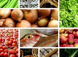 Pommes de terre, poisson, salade. 